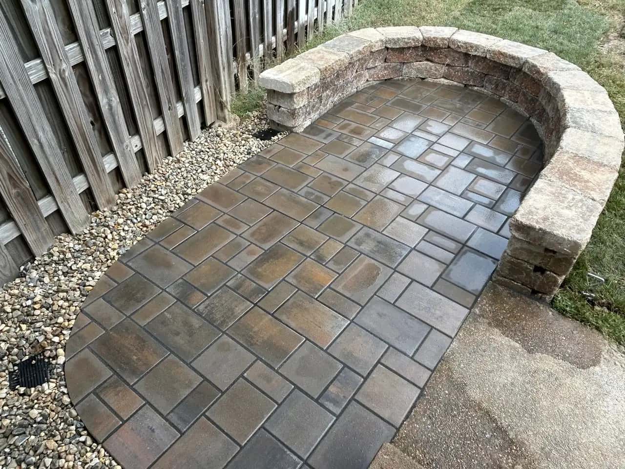 Paver patio with seat wall